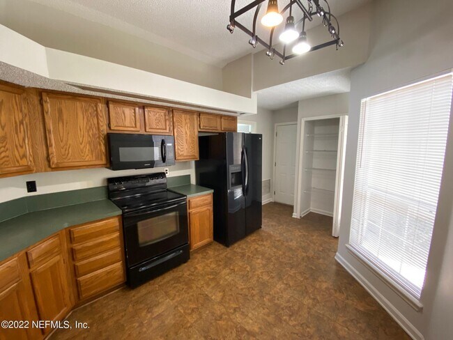 Building Photo - 2778 Lantana Lakes Dr