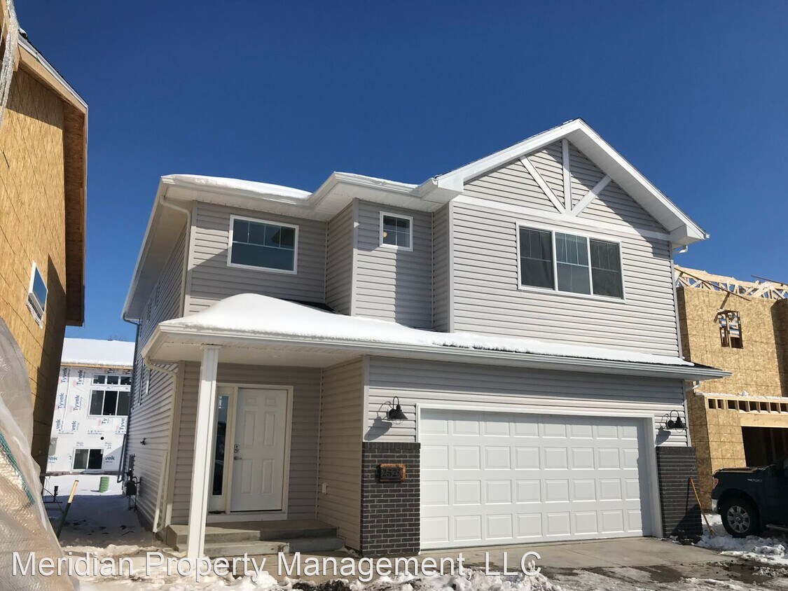 3 br, 3 bath House 2629 5th Ct W House Rental in West Fargo, ND