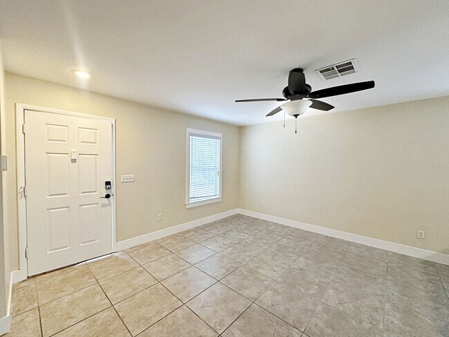 Foto del edificio - SINGLE STORY 3 BEDROOM HOME IN HENDERSON