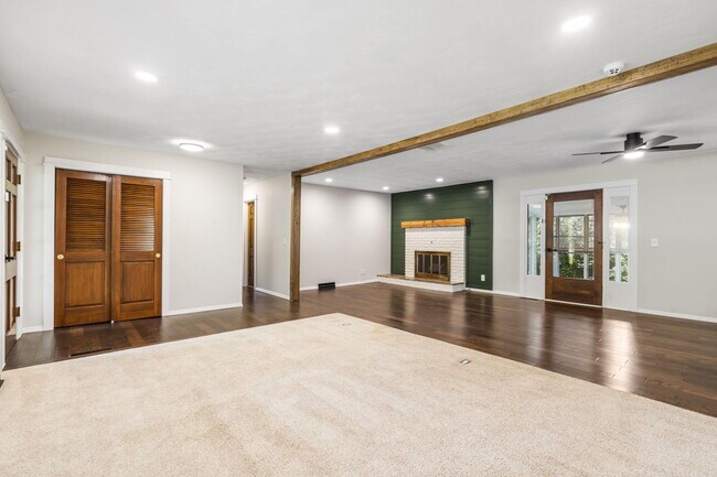 Foto del edificio - 4267 S Ridgecrest Dr