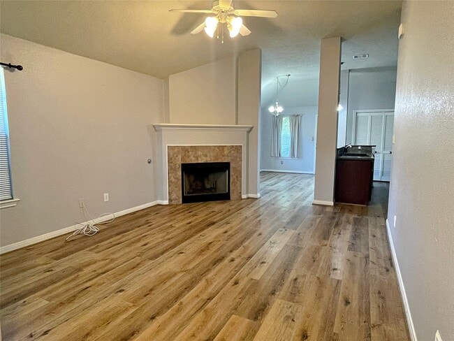 Building Photo - 305 Duprie Dr