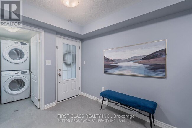 Building Photo - 70 Minlow Way