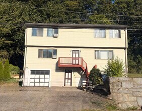Building Photo - 9 Jewett St
