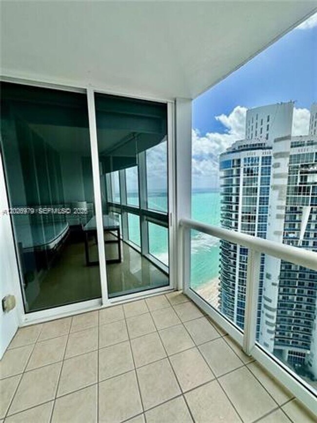 Building Photo - 18201 Collins Ave