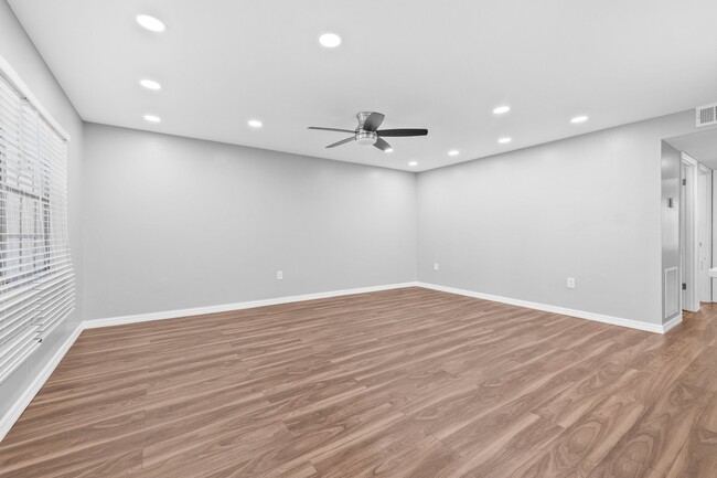 Building Photo - 4325 Aegean Dr