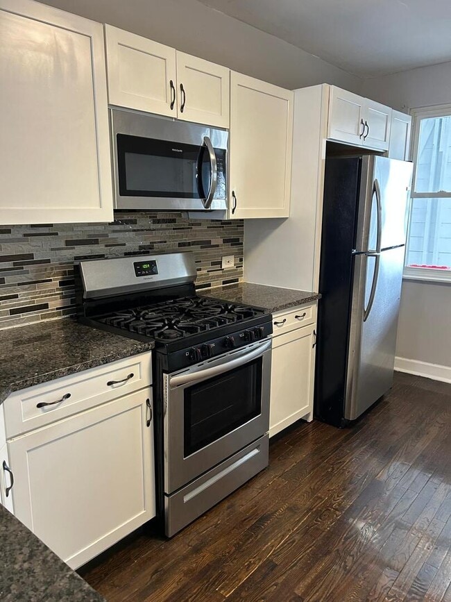 Foto del edificio - 4819 W George St