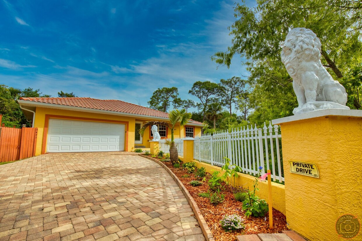 Foto principal - Seasonal Short-term Single-Family Pool Hom...