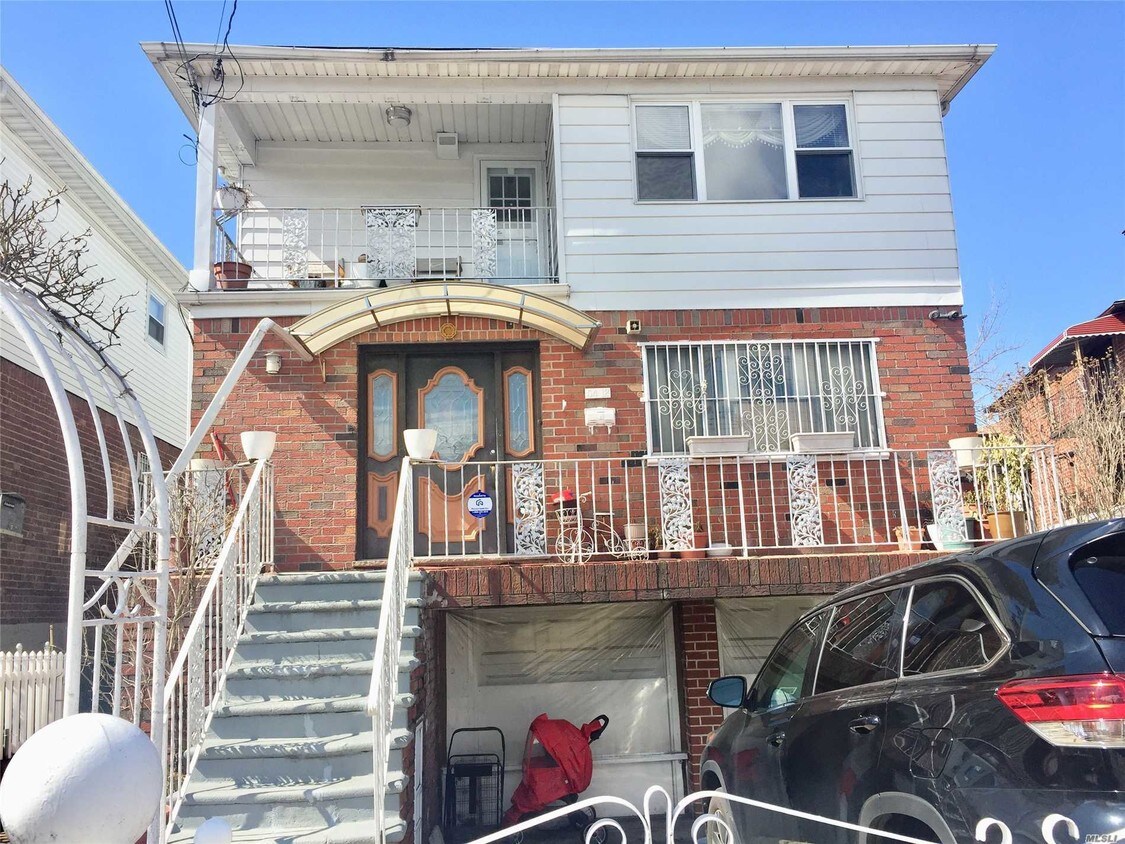 Primary Photo - 54-12 Kissena Blvd