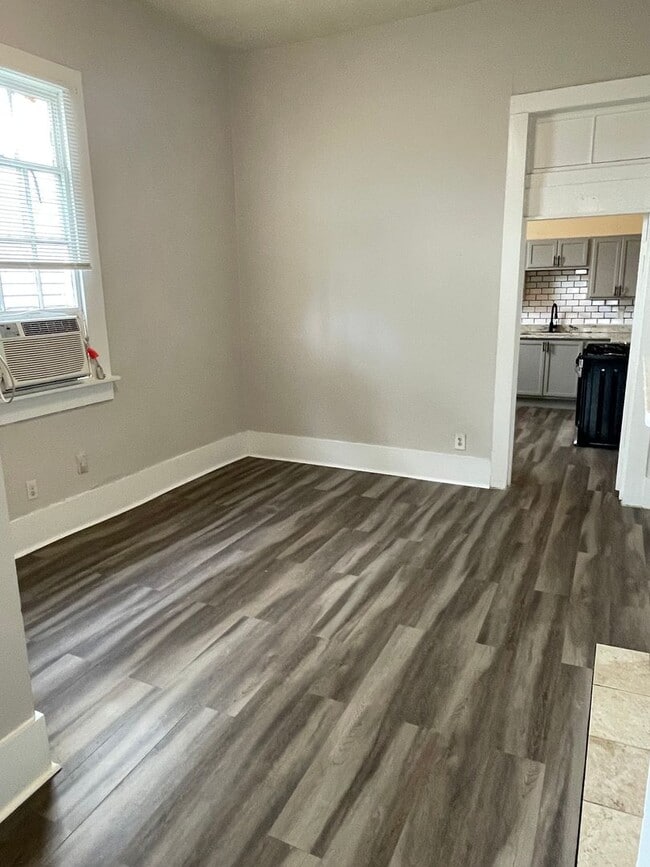 Building Photo - Newly Renovated 2BD/1BA in Bayou St John