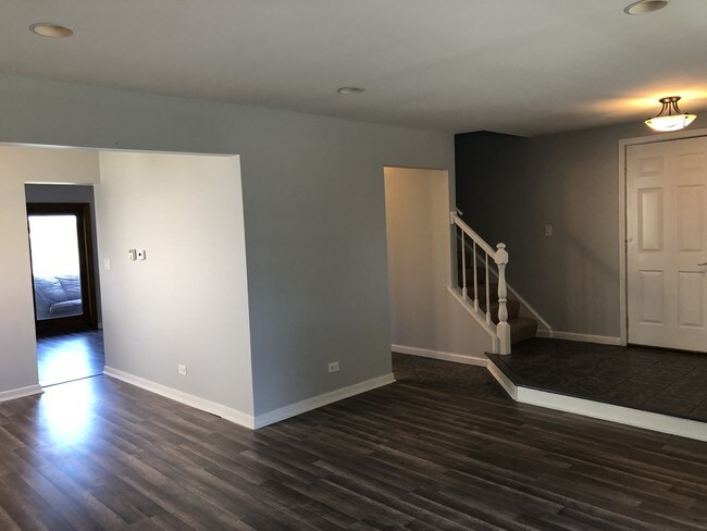 Building Photo - 1119 Evergreen Dr