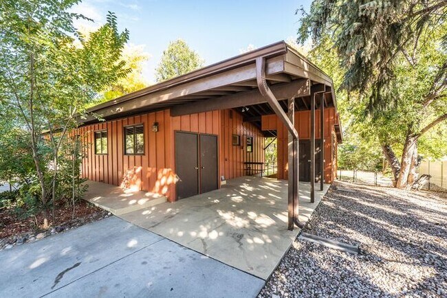 Foto del edificio - Incredible 3 Bed 2 Bath right by CSU! Avai...