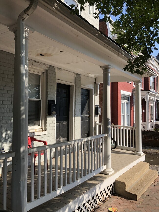 Building Photo - 14 S Plum St