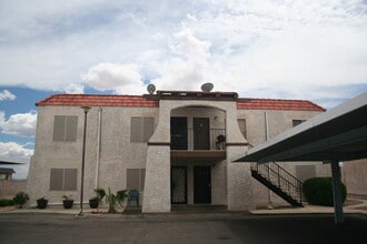 Building Photo - 524 Fir St Building Photo - 524 Fir St