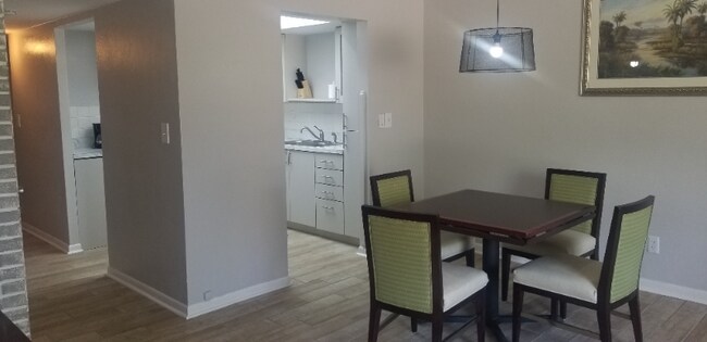 Foto del edificio - 1345 Drew St