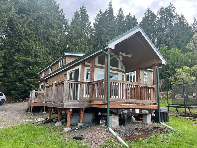 Foto del edificio - 1103 SW Lake Roesiger Rd