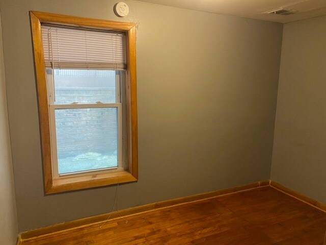 Foto del edificio - 3145 N Oakley Ave