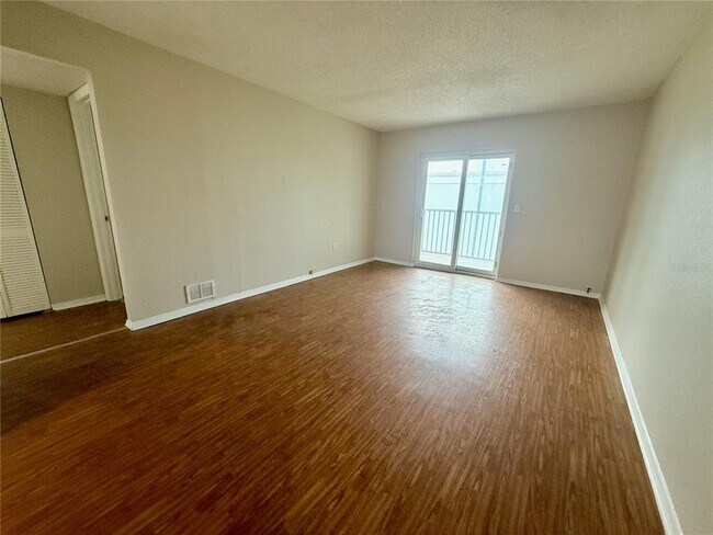 Foto del edificio - 5310 26th St W