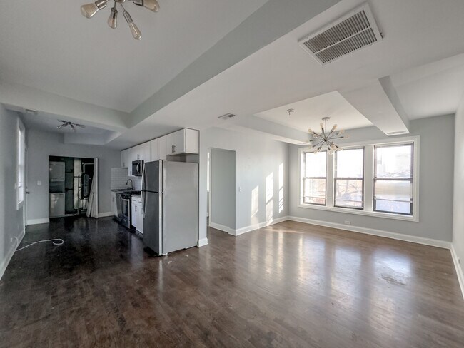 Building Photo - 3301 N Harding Ave