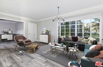 Building Photo - 5022 Clinton St