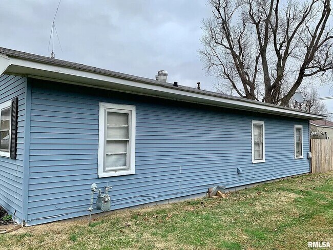 Building Photo - 1804 Baynes St