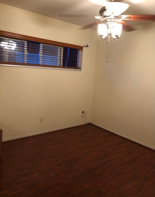 Foto del edificio - 4425 50th St