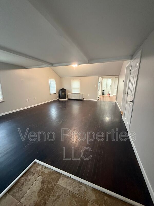 Foto del edificio - 5 Lansing Rd