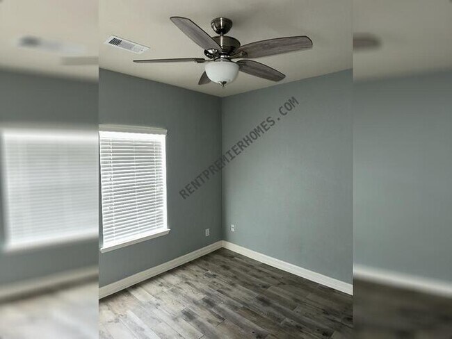 Foto del edificio - 20563 Sycamore Crest Ln