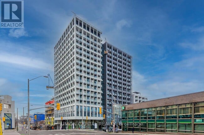 Building Photo - 2020-2020 Bathurst St