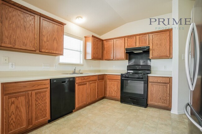 Building Photo - Amazing home ready to move in!