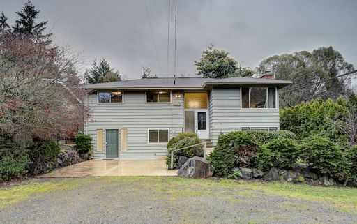 Foto del edificio - Beautiful 4 Bedroom Home in Matthews Beach AVAILABLE NOW!