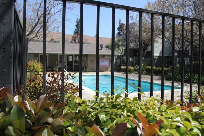Foto del edificio - 2567 Easton Ln