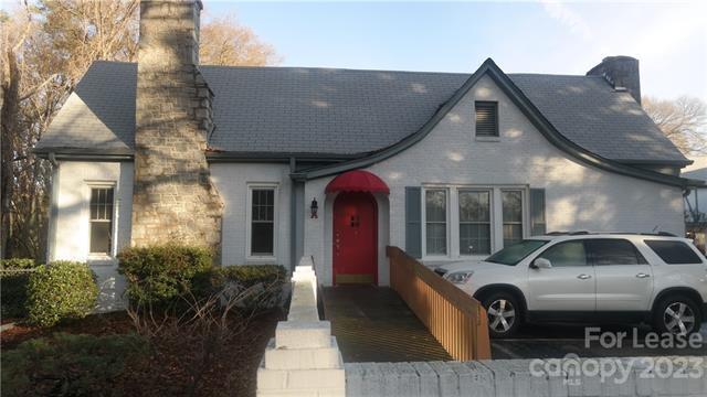 Primary Photo - 1208 E Franklin Blvd