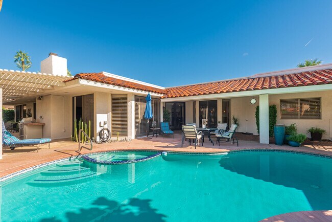 Building Photo - 66 Dartmouth Dr