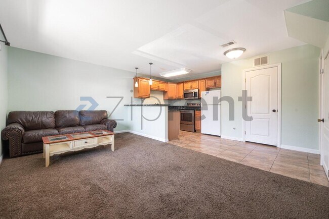 Foto del edificio - 221 Westlake Dr