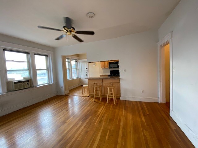 Foto principal - 1697 Cambridge St
