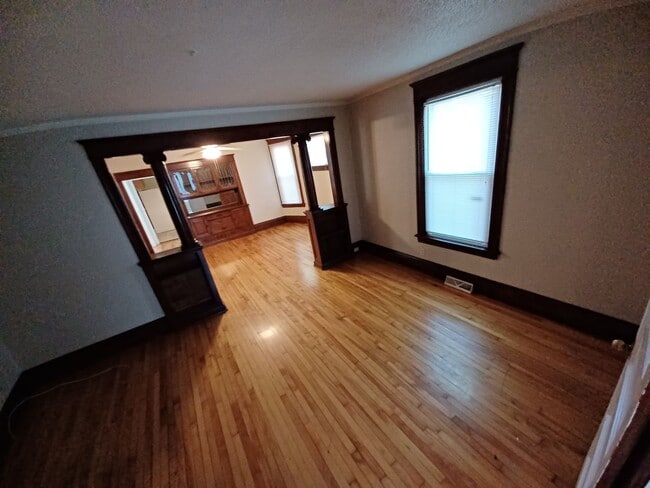 Building Photo - This spacious 3-bedroom lower level duplex...
