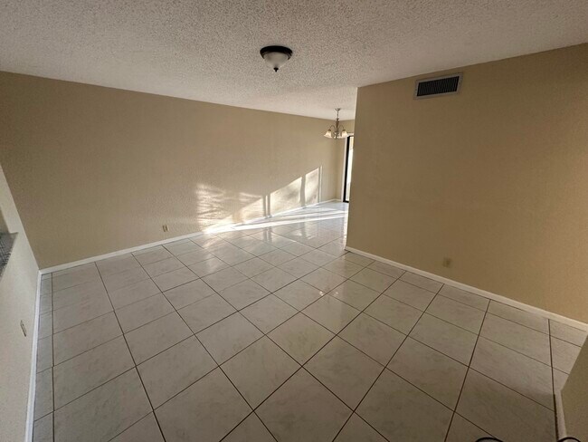 Foto del edificio - 4706 Oak Terrace Dr