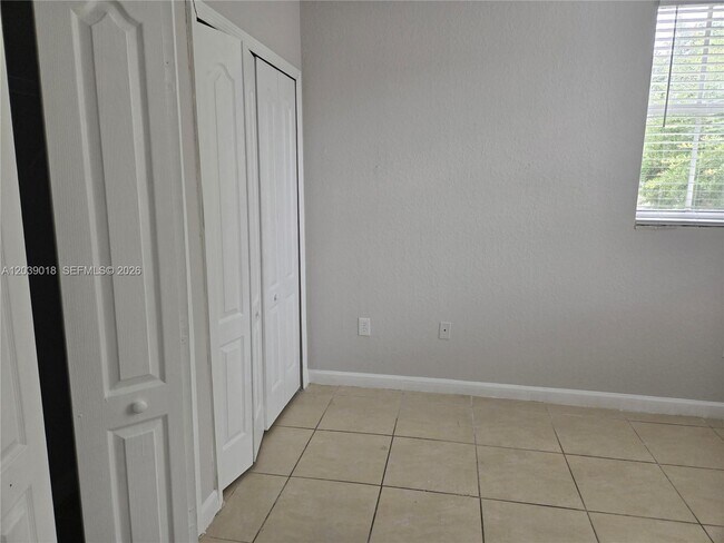 Foto del edificio - 2460 SE 16th Terrace