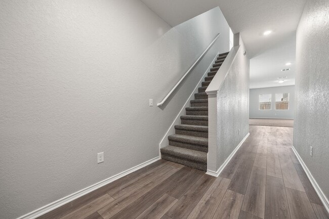 Foto del edificio - Large Open Floor Plan, Great Schools!!!