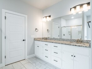 Building Photo - 3602 SW Brittany Rd