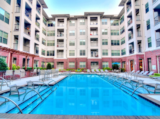 Foto del edificio - West End Village