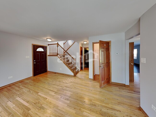 Foto del edificio - 5209 Sunmeadow Dr