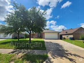Building Photo - 2932 Oakshire St