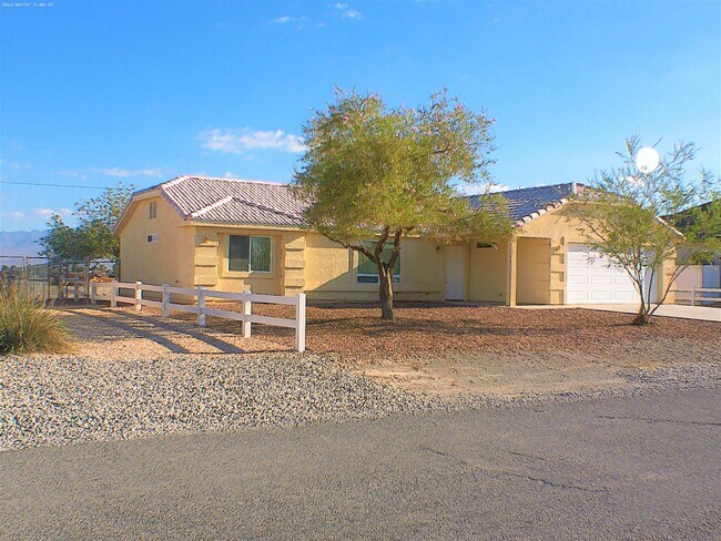 Building Photo - 960 Lone Pine Rd