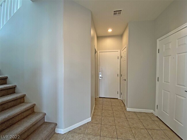 Foto del edificio - 6208 Standing Elm St