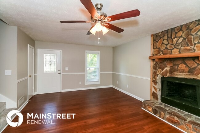 Building Photo - 590 Mary Erna Dr