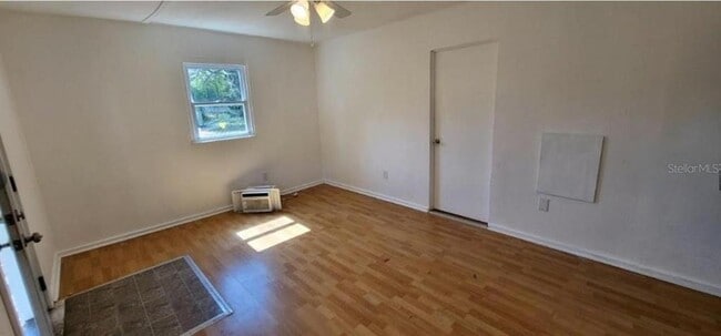 Building Photo - 912 Engman St