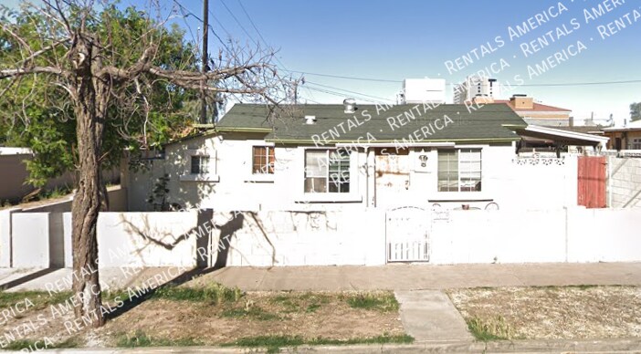Primary Photo - Charming 2 bedroom 2 bath updated house!