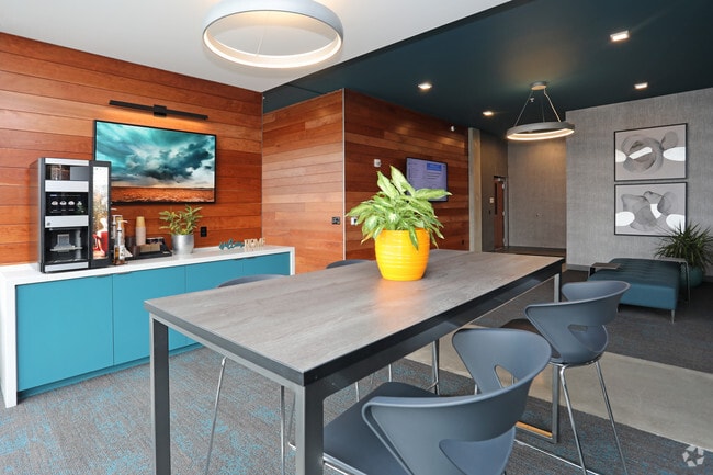 Lobby & Residents Lounge - Luna Apartments
