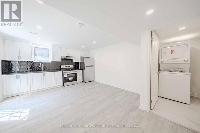 Photo du bâtiment - 921 Langford Blvd.